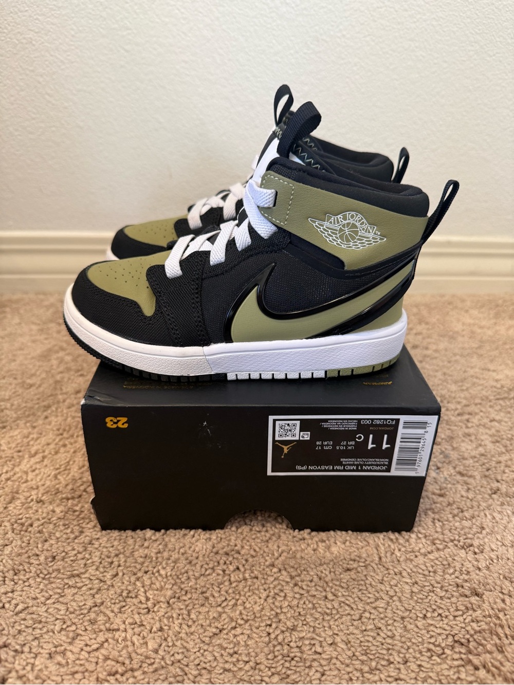 Nike Air Jordan 1 Easyon Kids' Mid-Top Shoes in Olive/Black